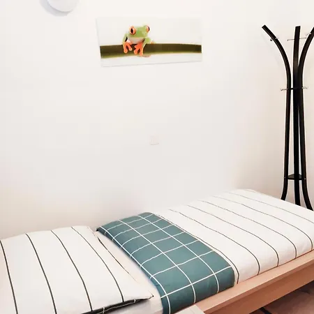 Favorit-rooms Direkt Metro-u1 Connection To Centralstation And City-center Hostel Vienna