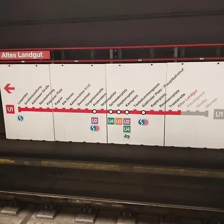Favorit-rooms Direkt Metro-u1 Connection To Centralstation And City-center *