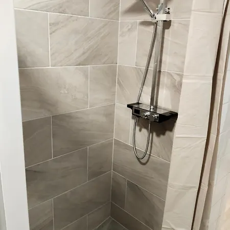 Favorit-rooms Direkt Metro-u1 Connection To Centralstation And City-center * Vienna