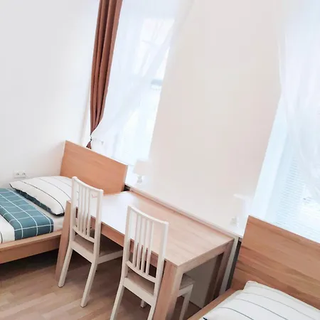 Favorit-rooms Direkt Metro-u1 Connection To Centralstation And City-center *