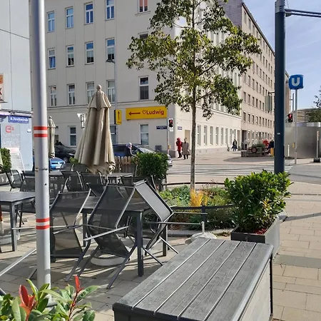 Favorit-rooms Direkt Metro-u1 Connection To Centralstation And City-center Hostel Vienna