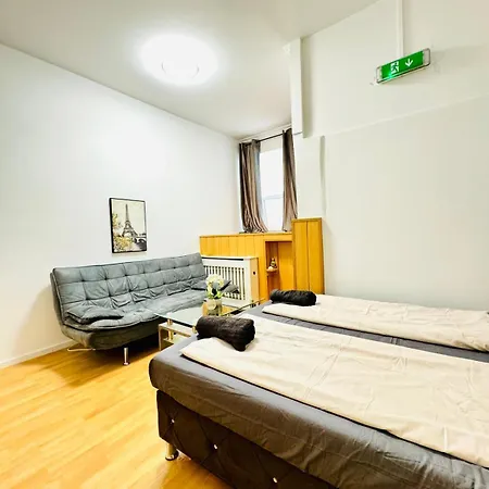 10 Bedroom For Groups, 8-min To Rathausplatz Apartamento Viena