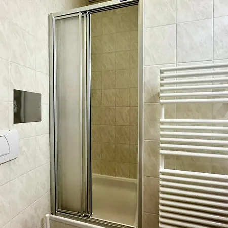 Very Central, 3 Min To Metro Aparthotel *