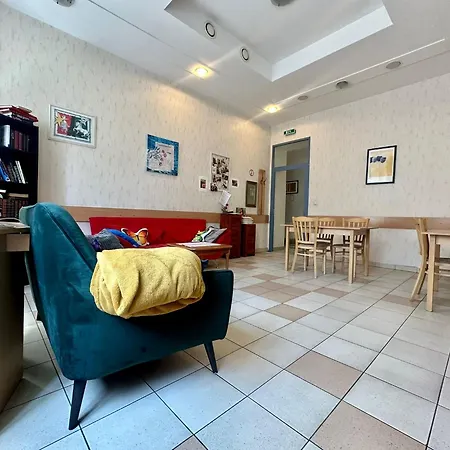 Aparthotel Very Central, 3 Min To Metro *