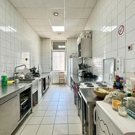 Very Central, 3 Min To Metro Aparthotel Vienna
