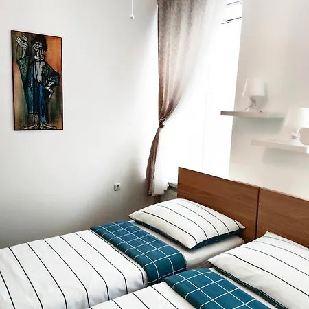 Favorit-rooms Direkt Metro-u1 Connection To Centralstation And City-center *