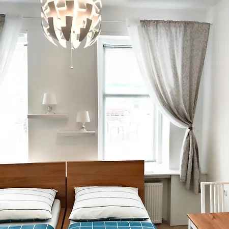 Favorit-rooms Direkt Metro-u1 Connection To Centralstation And City-center Hostel Vienna