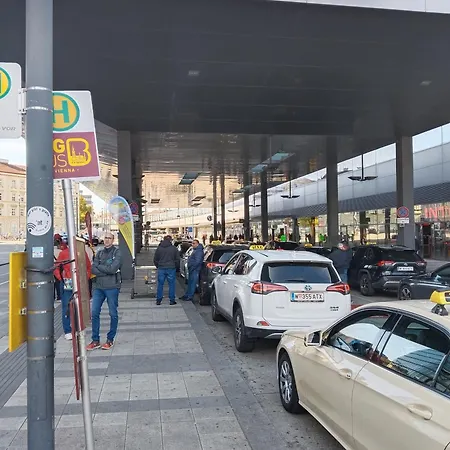 Favorit-rooms Direkt Metro-u1 Connection To Centralstation And City-center