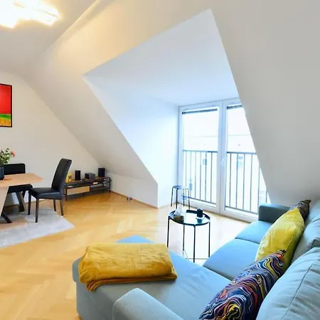 Modern Attic Flat With 2 Bedrooms * Vienna