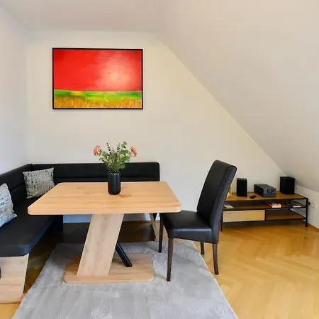 Apartment Modern Attic Flat With 2 Bedrooms *