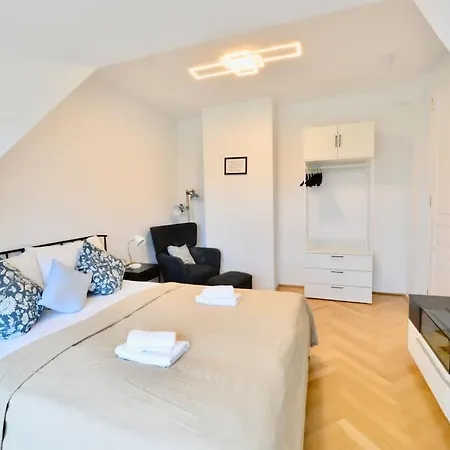 Modern Attic Flat With 2 Bedrooms Apartment Vienna