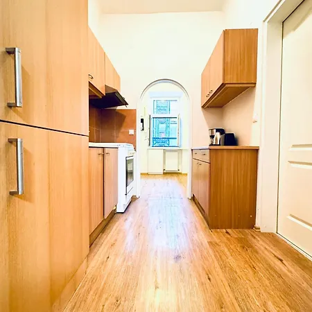 Affordable 2br Apartment, Close To Danube River