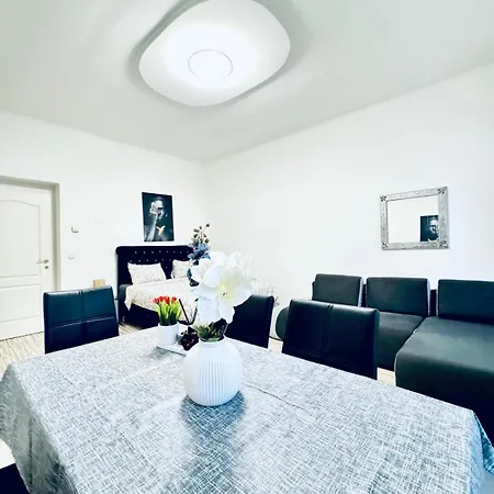 Apartment Affordable 2br Apartment, Close To Danube River *