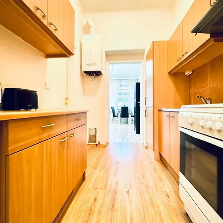 Apartment Affordable 2br Apartment, Close To Danube River