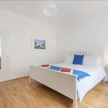 Apartman France | Operastreet