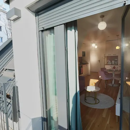 Apartment Carl's Design Residences By Domicilia *
