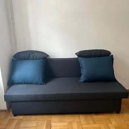 1br For 5p Location Apartment
