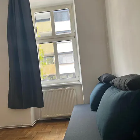 Apartment 1br For 5p Location Vienna