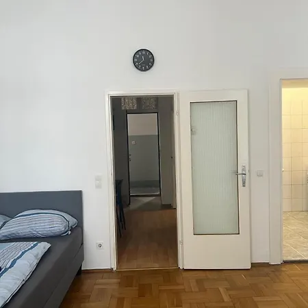 Apartment 1br For 5p Location Vienna