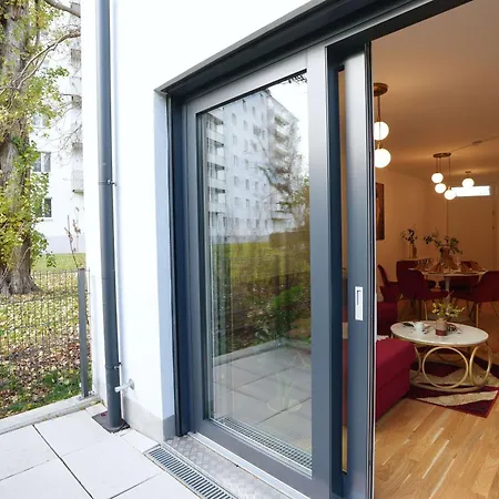 Apartment Carl's Design Residences By Domicilia *