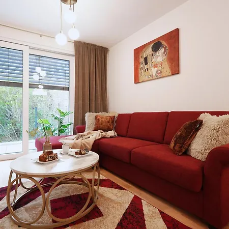 Carl's Design Residences By Domicilia Apartment *
