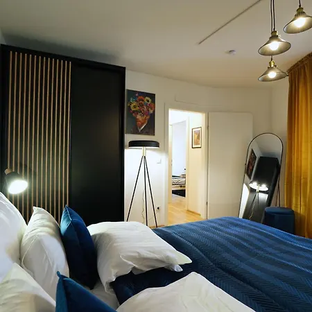 Carl's Design Residences By Domicilia Apartment *