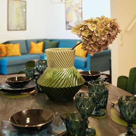 Apartment Carl's Design Residences By Domicilia *