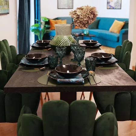 Carl's Design Residences By Domicilia *