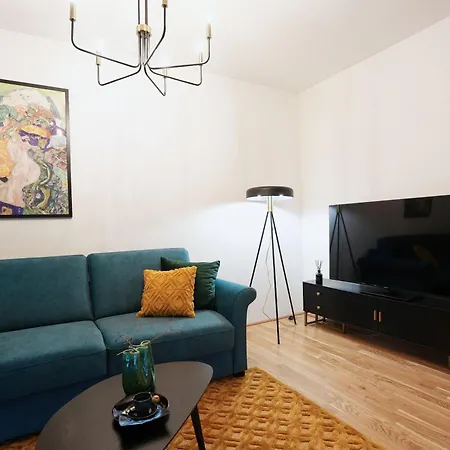 Carl's Design Residences By Domicilia Apartment *