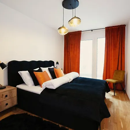 Carl's Design Residences By Domicilia Apartment *
