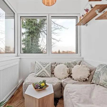 Comfortable 2 Bedroom