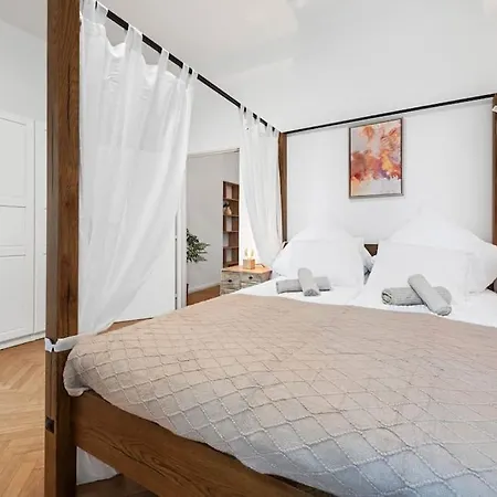 Comfortable 2 Bedroom Apartament Viena