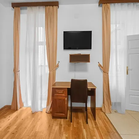 Two-bedroom Balcony Retreat For 4 Near Millennium Tower Apartment Vienna