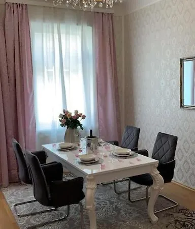 Sophie's Place Augarten - Lifestyle Parking Apartment