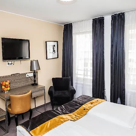 Elaya West Otel