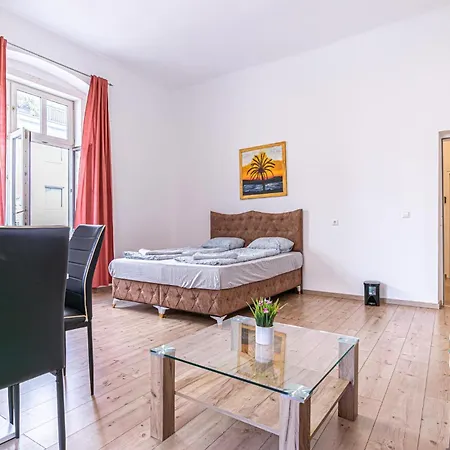 Hostel 6 Min To Amusement Park - Economy In Shared *