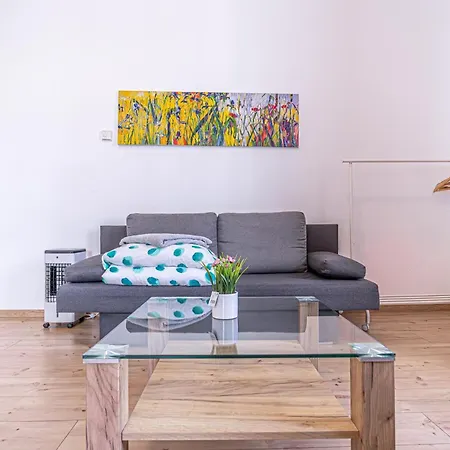 6 Min To Amusement Park - Economy In Shared Hostel