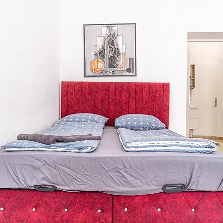 Hostel 6 Min To Amusement Park - Economy In Shared Vienna