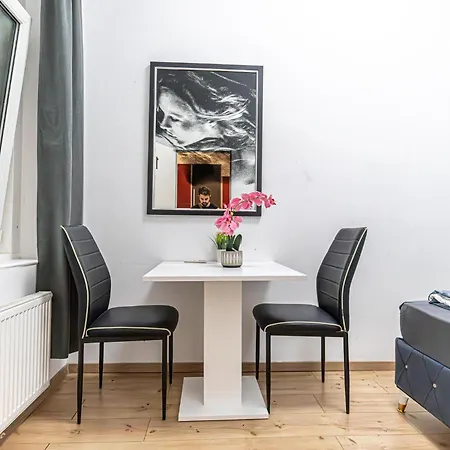 Hostel 6 Min To Amusement Park - Economy In Shared