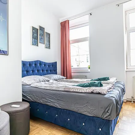 Hostel Near Schoenbrunn - Economy In Shared At Meidling Train Station