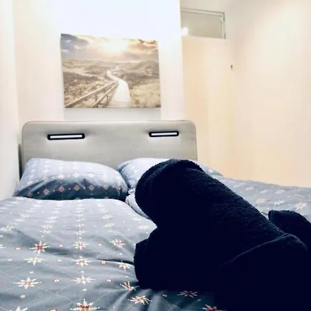 Hostel 6 Min To Amusement Park - Economy In Shared *