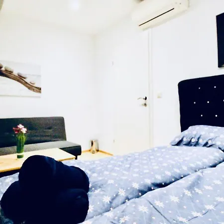 Hostel 6 Min To Amusement Park - Economy In Shared *