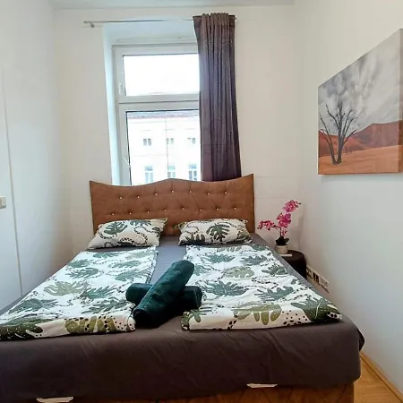 Hostel Near Schoenbrunn - Economy In Shared At Meidling Train Station