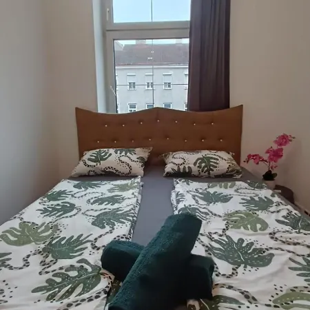 Hostel Near Schoenbrunn - Economy In Shared At Meidling Train Station Vienna