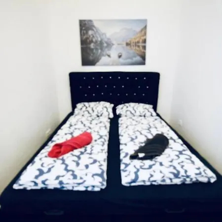 Hostel 6 Min To Amusement Park - Economy In Shared *