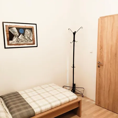 Favorit-rooms Direkt Metro-u1 Connection To Centralstation And City-center * Vienna