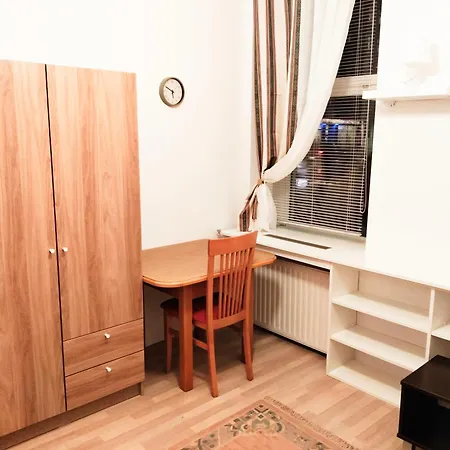 Favorit-rooms Direkt Metro-u1 Connection To Centralstation And City-center Vienna