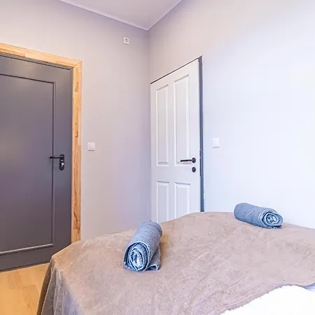 Spacious Shared Schoenbrunn Apartment *