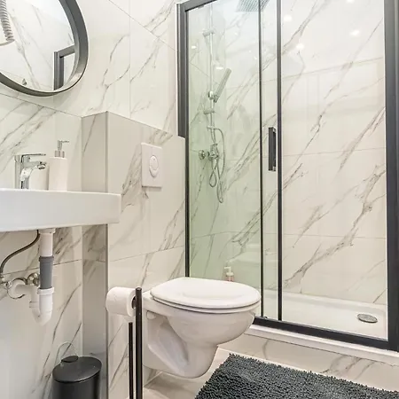 Apartment Spacious Shared Schoenbrunn