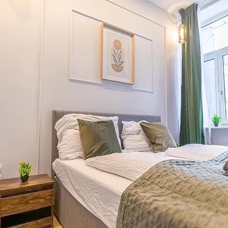 Apartment Spacious Shared Schoenbrunn Vienna
